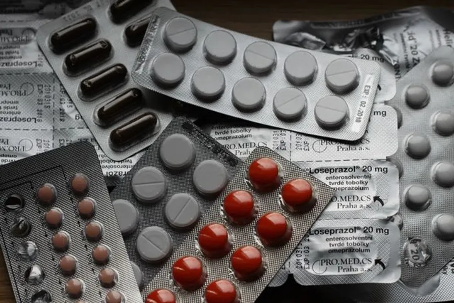Medication stock illustrating in-room inventory management
